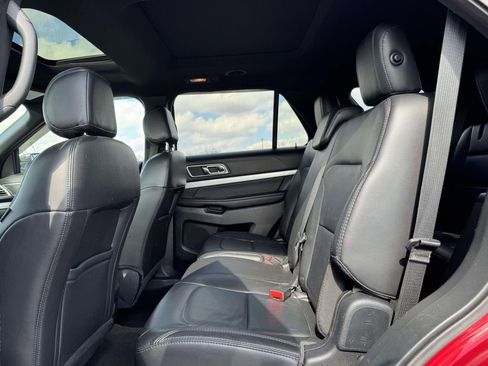 Used 2017 Ford Explorer XLT w/ Equipment Group 202A image 15