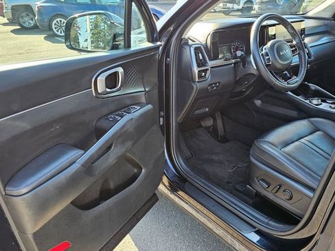 Certified 2023 Kia Sorento EX image 23
