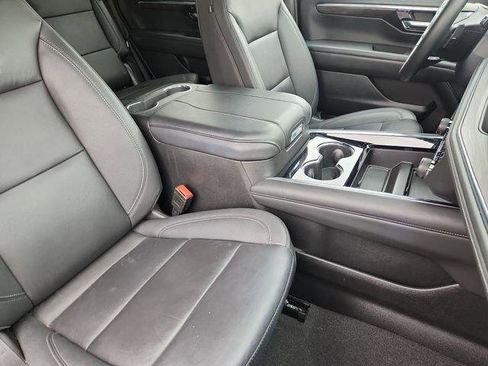 Used 2025 Chevrolet Tahoe Z71 AWD/4WD image 20