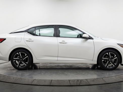 Used 2025 Nissan Sentra SV image 11