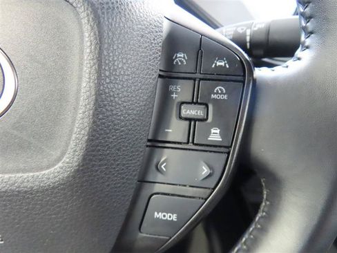 Used 2024 Toyota Prius LE FWD image 20