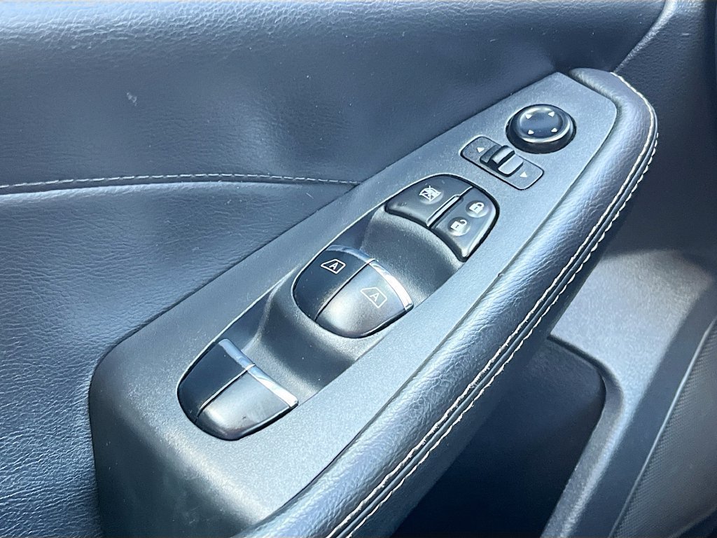 Used 2022 Nissan Maxima Platinum w/ Sport Mat Group FWD image 18