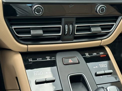 Used 2022 Porsche Macan S image 21