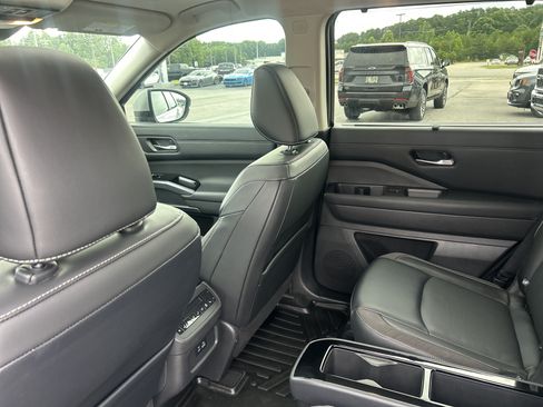 Used 2022 Nissan Pathfinder SL w/ SL Premium Package FWD image 37