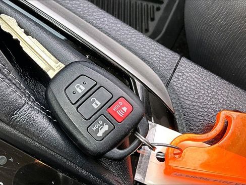 Used 2014 Toyota Corolla L image 11