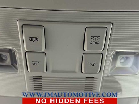 Used 2024 Volkswagen Tiguan SE image 42