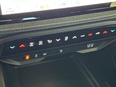 New 2026 Jeep Cherokee Laredo AWD/4WD image 21
