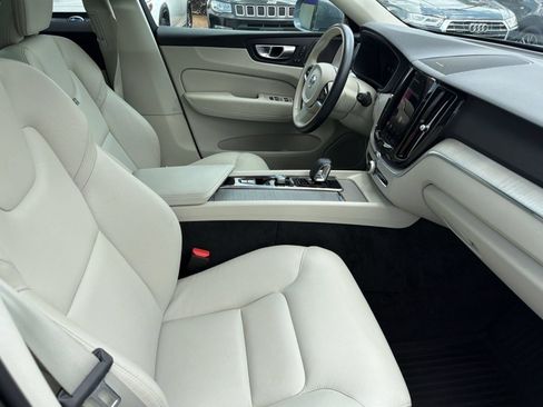Certified 2023 Volvo XC60 B5 Plus w/ Protection Package Premier FWD image 23