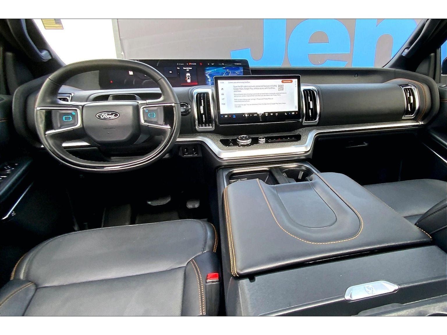 Used 2025 Ford Expedition Tremor AWD/4WD image 17