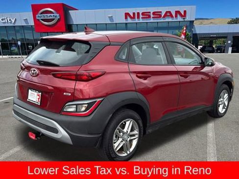 Used 2023 Hyundai Kona SE image 3
