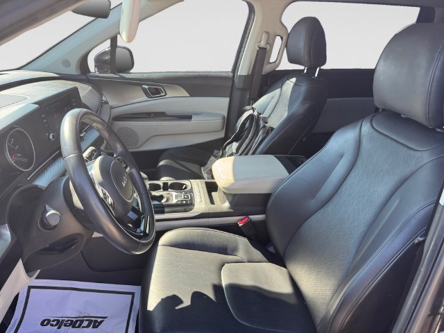 Used 2023 Kia Carnival LX FWD image 11