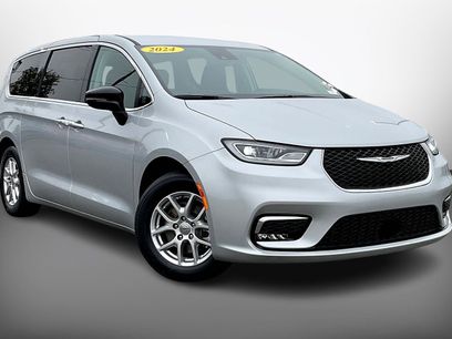 Certified 2024 Chrysler Pacifica Touring-L