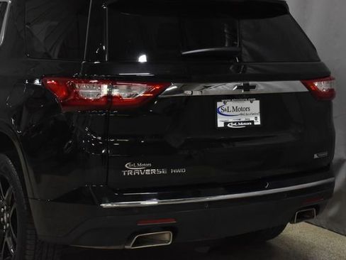 Used 2018 Chevrolet Traverse Premier w/ LPO, Black Accent Package AWD/4WD image 9