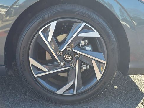 Certified 2025 Hyundai Elantra Sport image 6