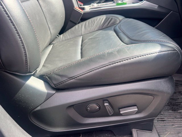 Used 2022 Ford Explorer Platinum w/ Equipment Group 601A AWD/4WD image 14