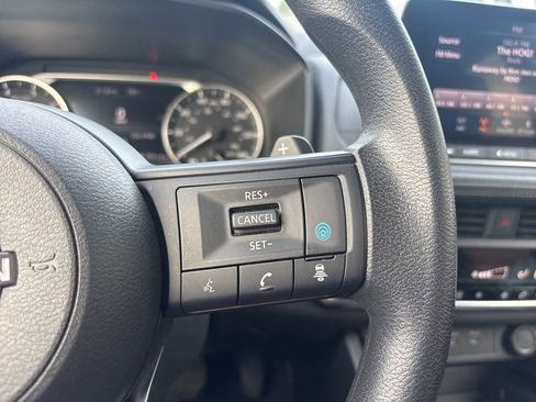 Used 2024 Nissan Rogue SV image 17