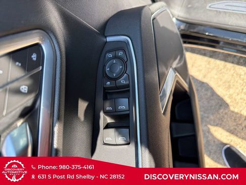Used 2025 GMC Sierra 1500 SLT AWD/4WD image 11