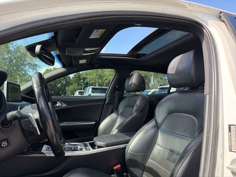 Used 2018 Kia Stinger GT2 RWD image 9
