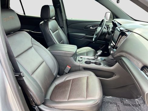 Used 2023 Chevrolet Traverse High Country FWD image 31
