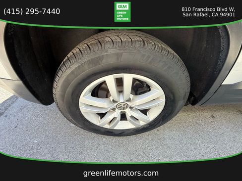 Used 2017 Volkswagen Tiguan S image 25