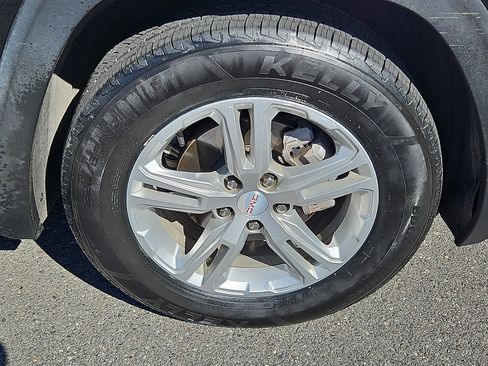 Used 2023 GMC Terrain SLE w/ Driver Convenience Package FWD image 8