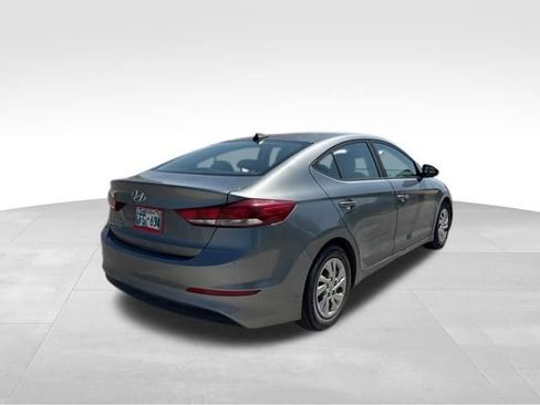Used 2017 Hyundai Elantra SE FWD image 3