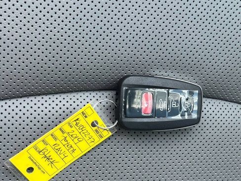 Used 2019 Toyota RAV4 Limited w/ Cold Weather Package FWD image 19