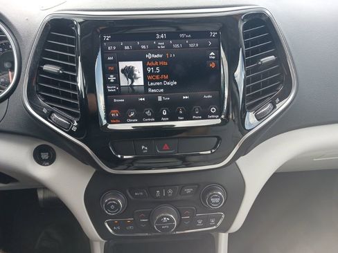 Used 2020 Jeep Cherokee Limited FWD image 24