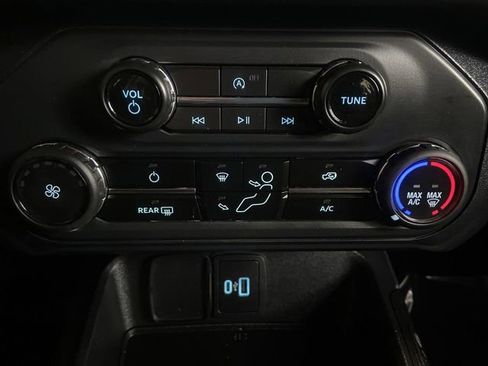 Used 2023 Ford Bronco Base image 17