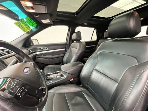 Used 2016 Ford Explorer XLT w/ Equipment Group 202A image 6