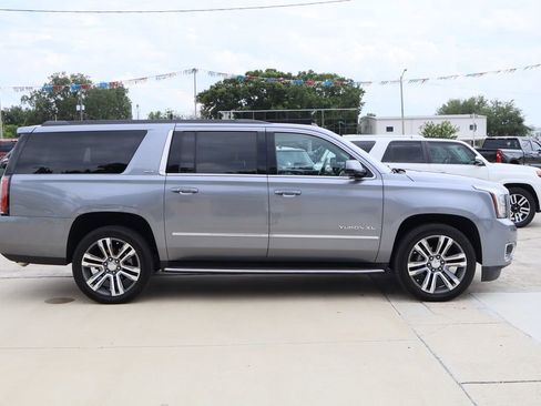 Used 2018 GMC Yukon XL SLT w/ Premium Edition RWD image 10