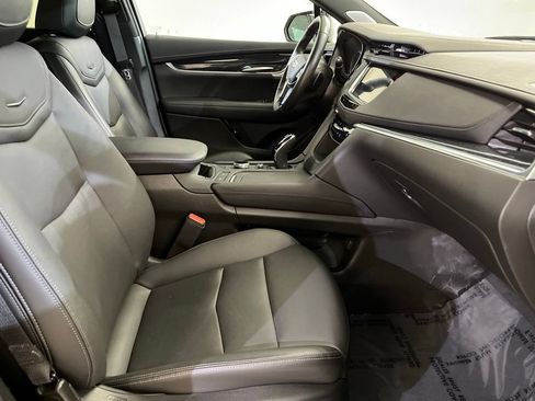 Used 2023 Cadillac XT5 Premium Luxury w/ LPO, Floor Liner Package AWD/4WD image 11