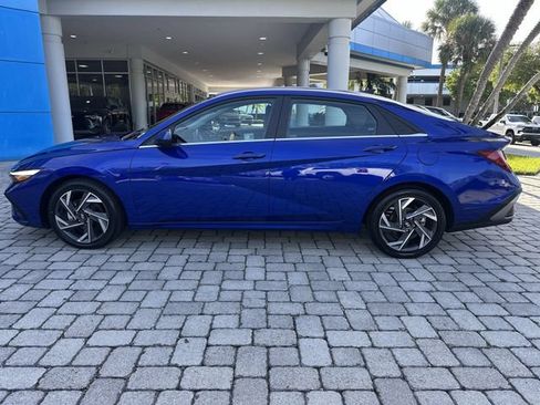 Used 2025 Hyundai Elantra SEL FWD image 31