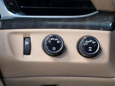 Used 2019 Cadillac Escalade ESV Platinum AWD/4WD image 31