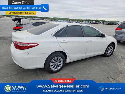 Used 2016 Toyota Camry LE image 4