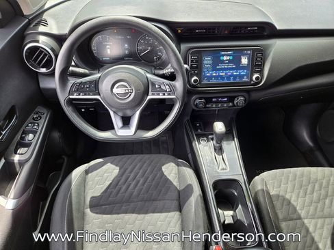 Used 2022 Nissan Kicks SV FWD image 13