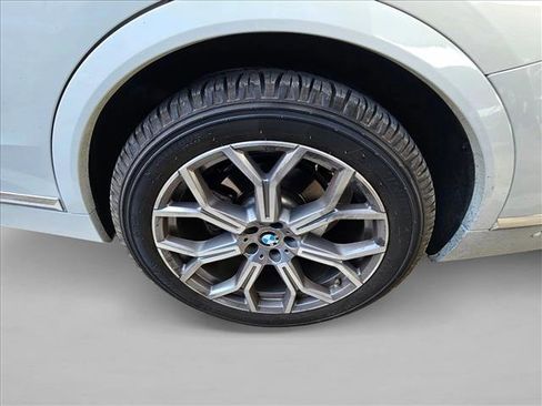 Used 2023 BMW X7 xDrive40i image 22