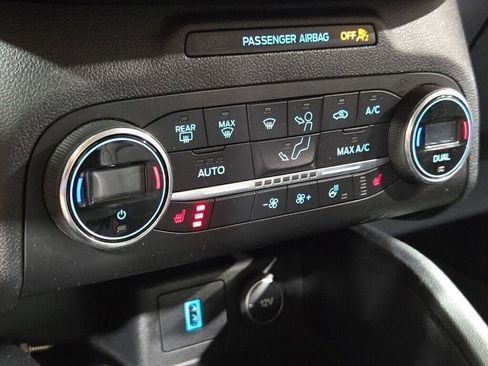 Used 2020 Ford Escape Titanium image 28