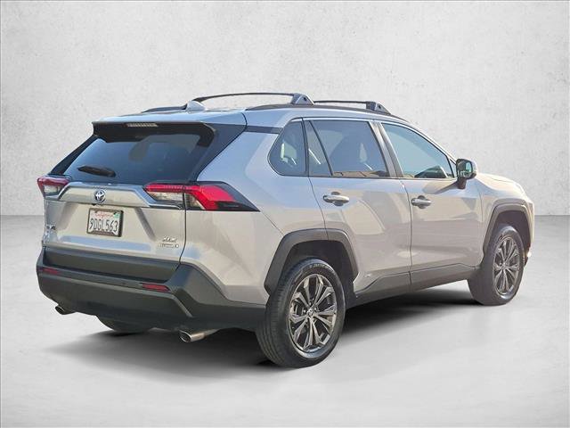 Used 2022 Toyota RAV4 XLE Premium AWD/4WD image 5