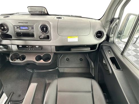 Used 2025 Mercedes-Benz Sprinter 2500 image 26
