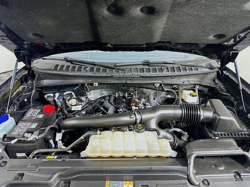 Used 2025 Ford Expedition Active AWD/4WD image 36