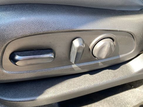 Used 2020 Buick Enclave Essence FWD image 11