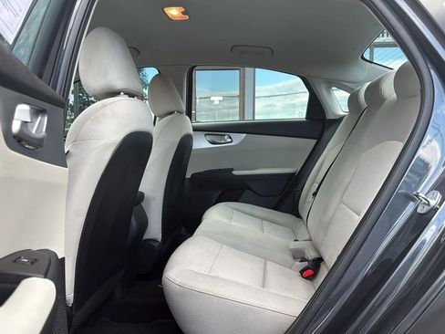 Used 2023 Kia Forte LXS image 6