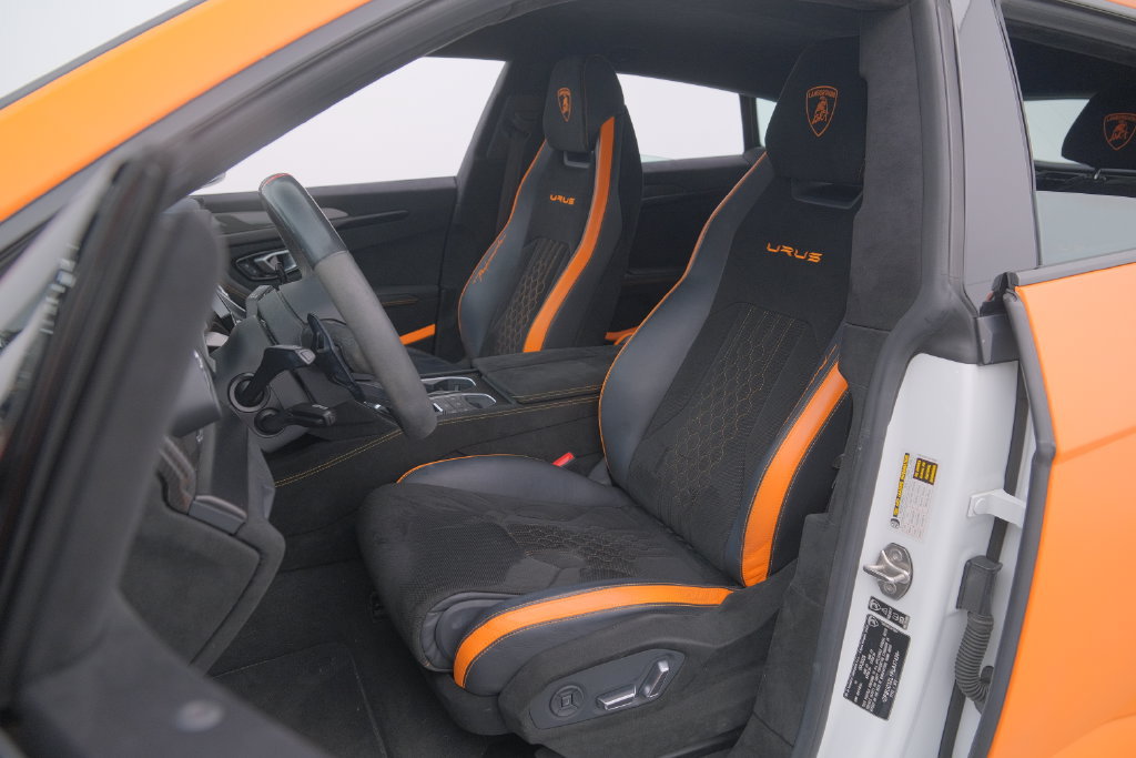 Used 2023 Lamborghini Urus Performante AWD/4WD image 11