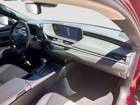 Used 2019 Lexus ES 300h FWD image 13
