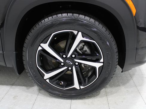 Used 2023 Chevrolet TrailBlazer RS w/ Convenience Package AWD/4WD image 5