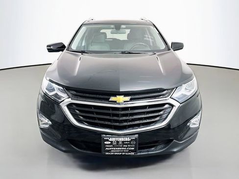 Used 2018 Chevrolet Equinox LT image 2