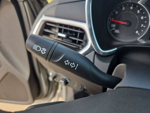 Used 2019 Chevrolet Equinox LT FWD image 24