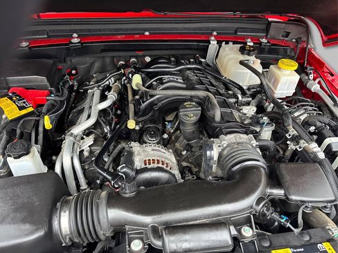 Used 2023 Jeep Gladiator Sport AWD/4WD image 12