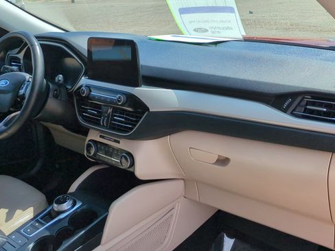 Used 2022 Ford Escape SEL w/ Technology Package FWD image 35